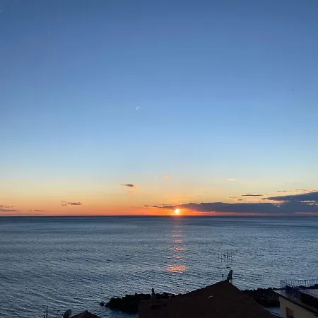 Petra Marina Aurora Nyaraló Pisciotta