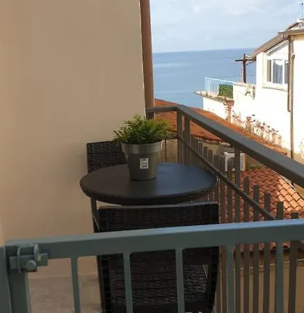 Petra Marina Aurora * Pisciotta