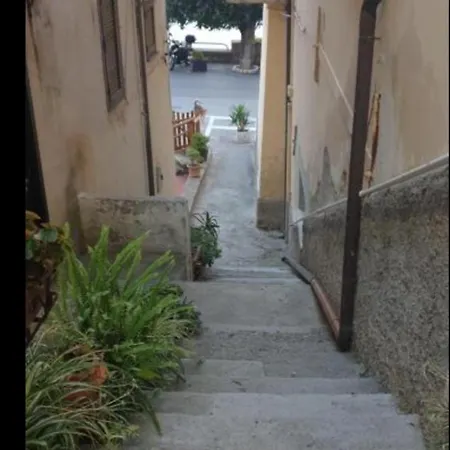 Petra Marina Aurora * Pisciotta