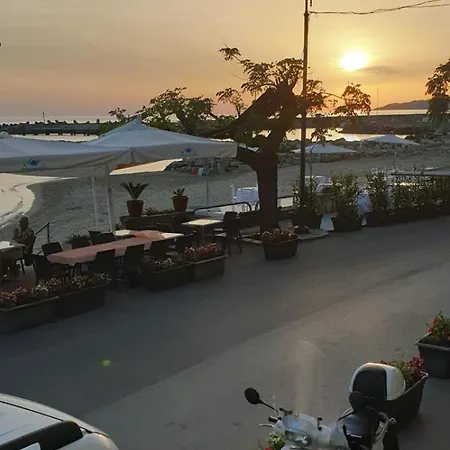 Petra Marina Aurora *