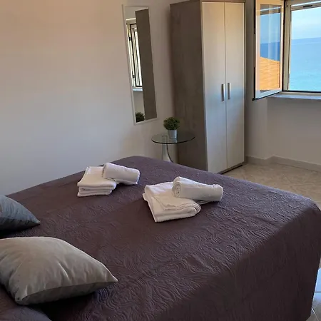 Nyaraló Petra Marina Aurora *